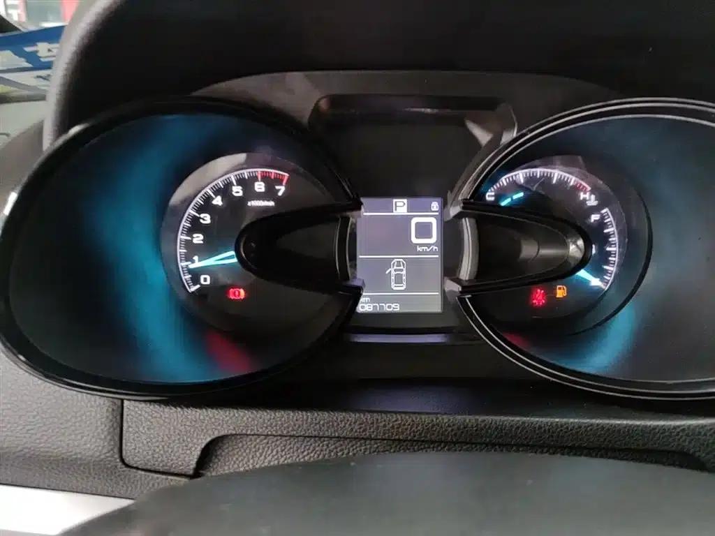 Dongfeng Fengshen AX7 2015 2.0L Automatic Smart Edition — миниатюра 12