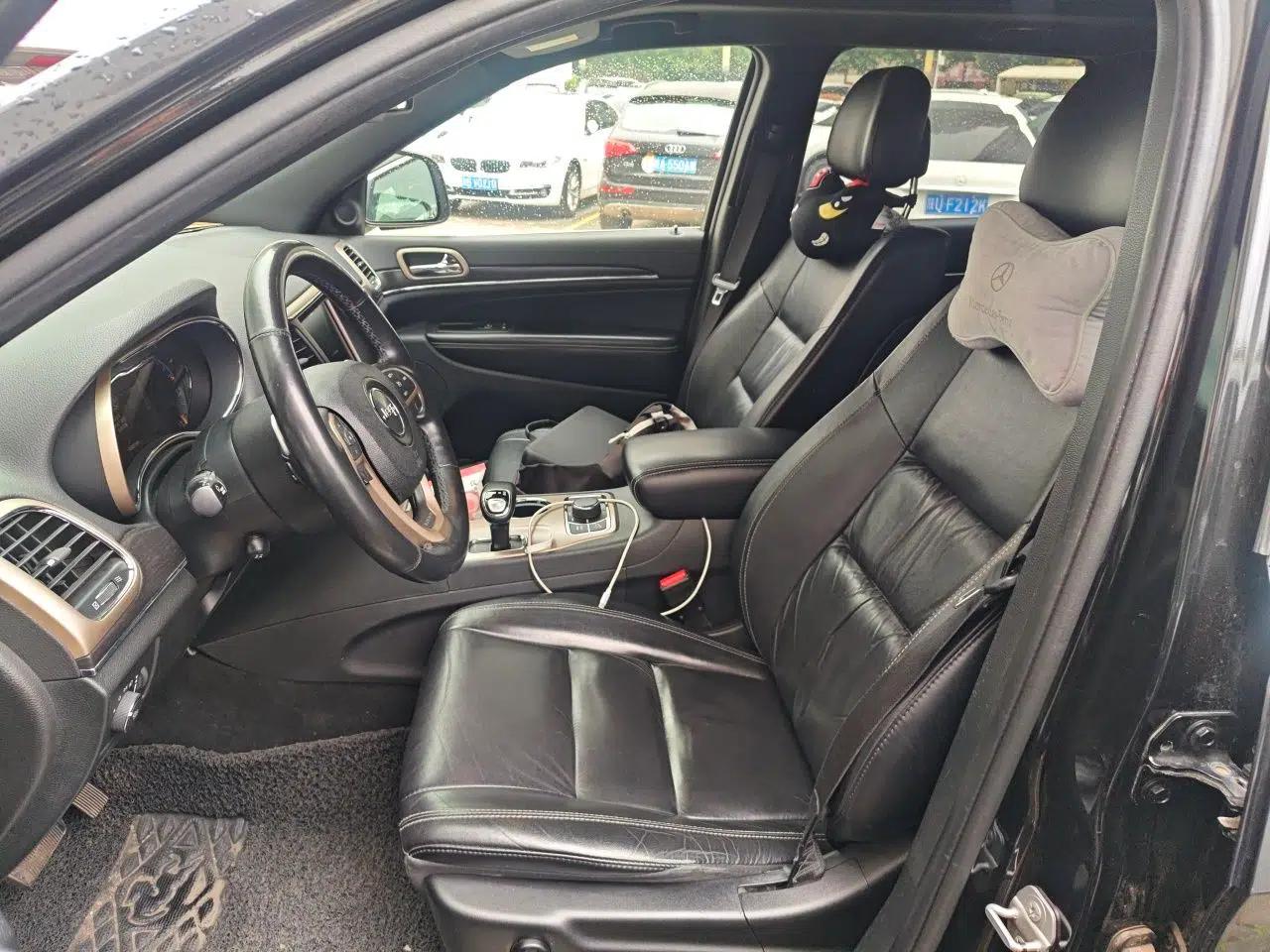 Jeep Grand Cherokee 2014 3.0L Comfort Navigation Edition — миниатюра 16