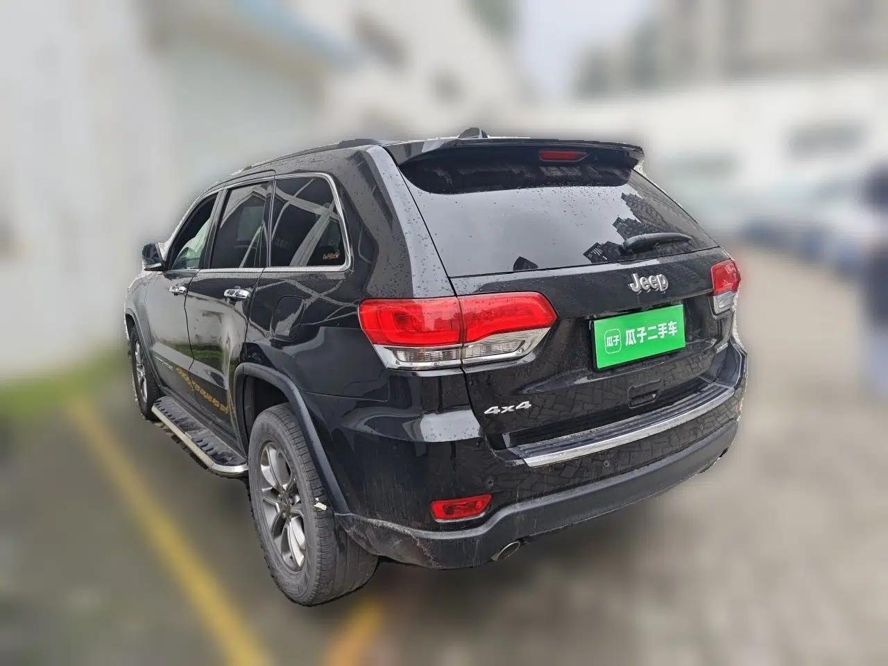 Jeep Grand Cherokee 2014 3.0L Comfort Navigation Edition — миниатюра 4