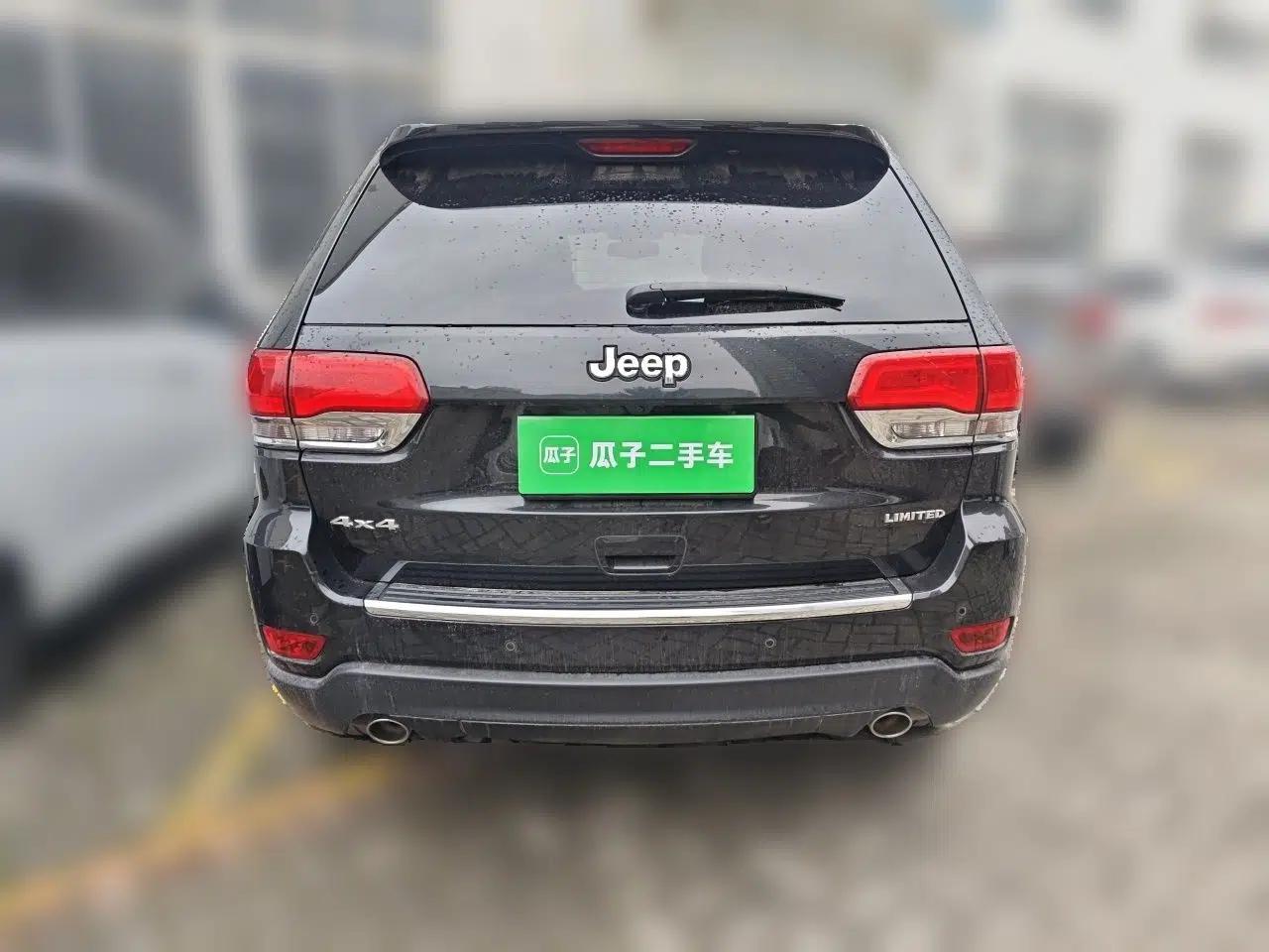 Jeep Grand Cherokee 2014 3.0L Comfort Navigation Edition — миниатюра 5