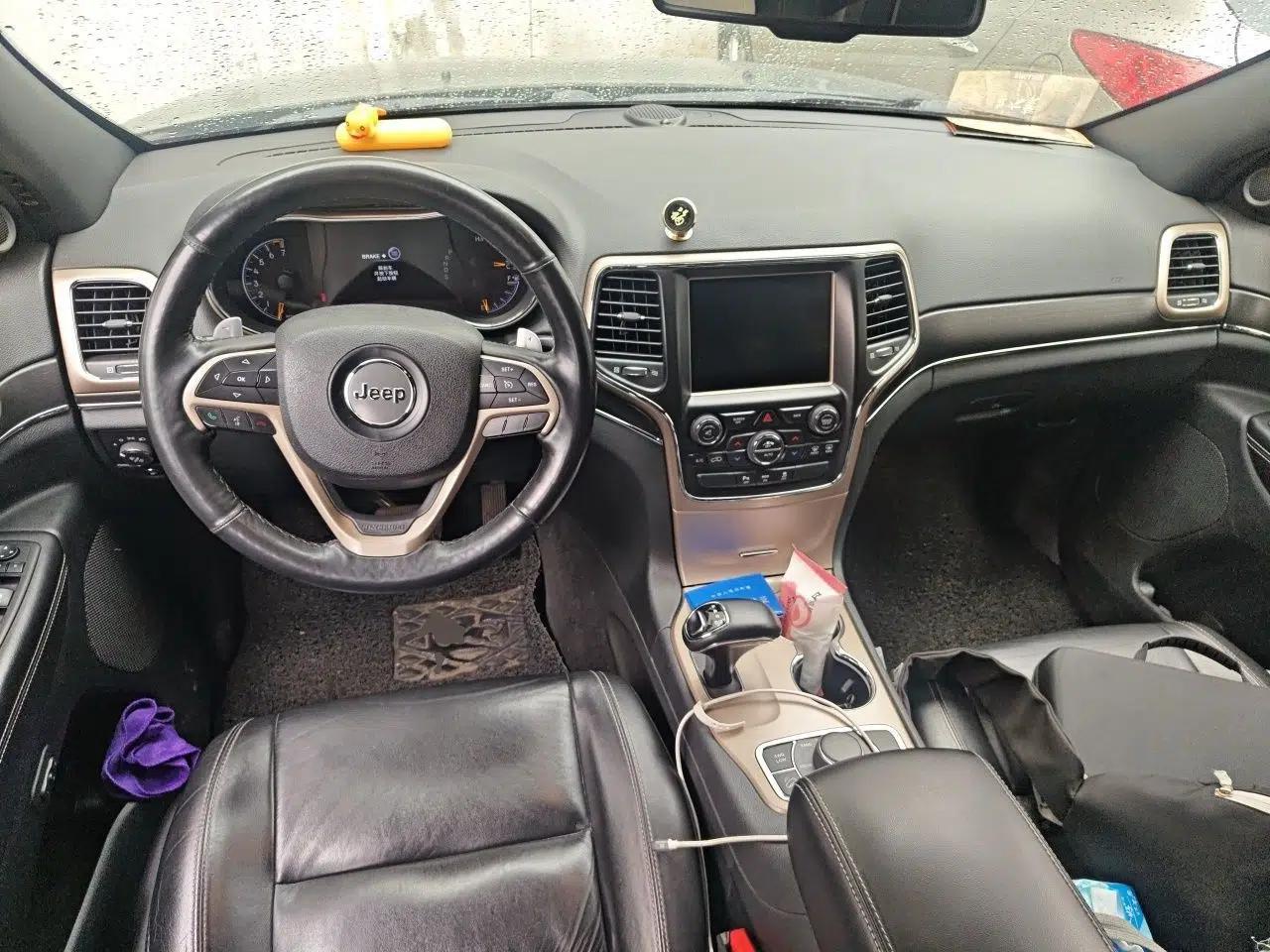 Jeep Grand Cherokee 2014 3.0L Comfort Navigation Edition — миниатюра 10