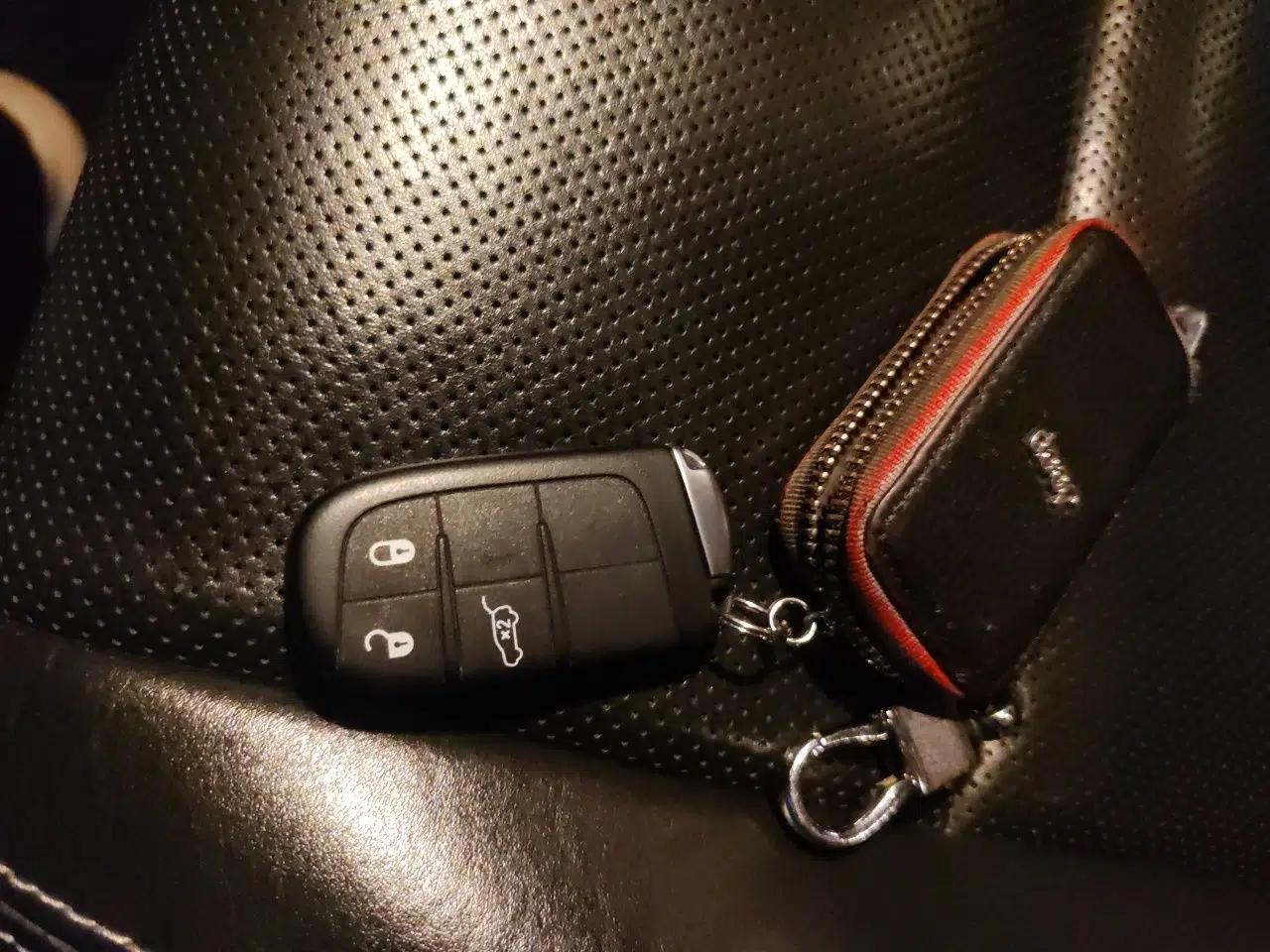 Jeep Grand Cherokee 2014 3.6L Elite Navigation Edition — миниатюра 17