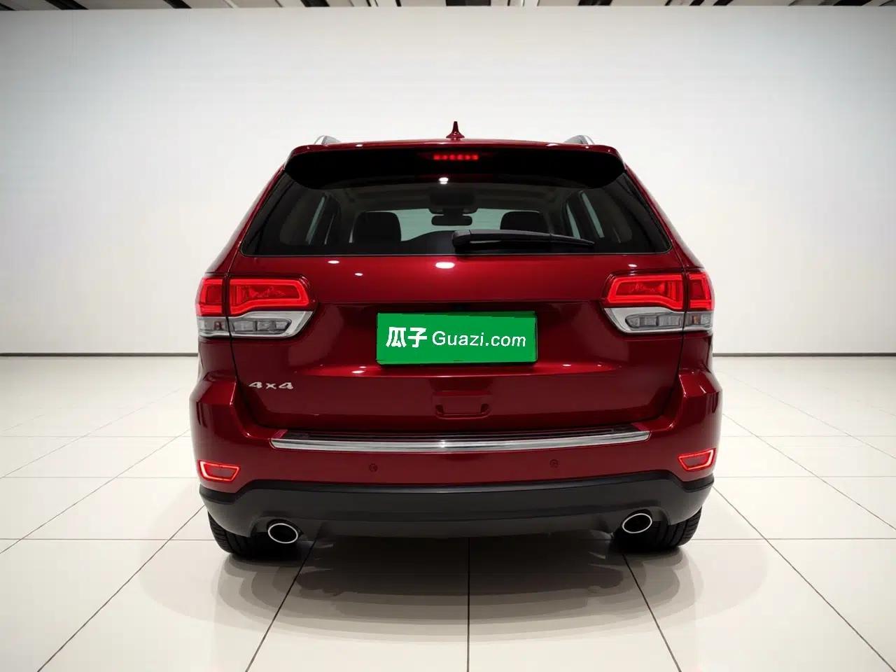 Jeep Grand Cherokee 2014 3.6L Elite Navigation Edition — миниатюра 5