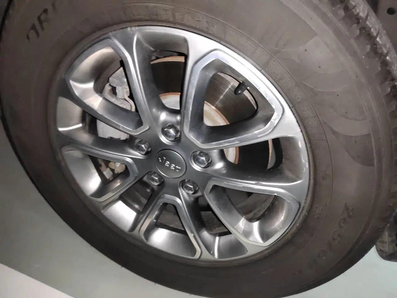 Jeep Grand Cherokee 2014 3.6L Elite Navigation Edition — миниатюра 8