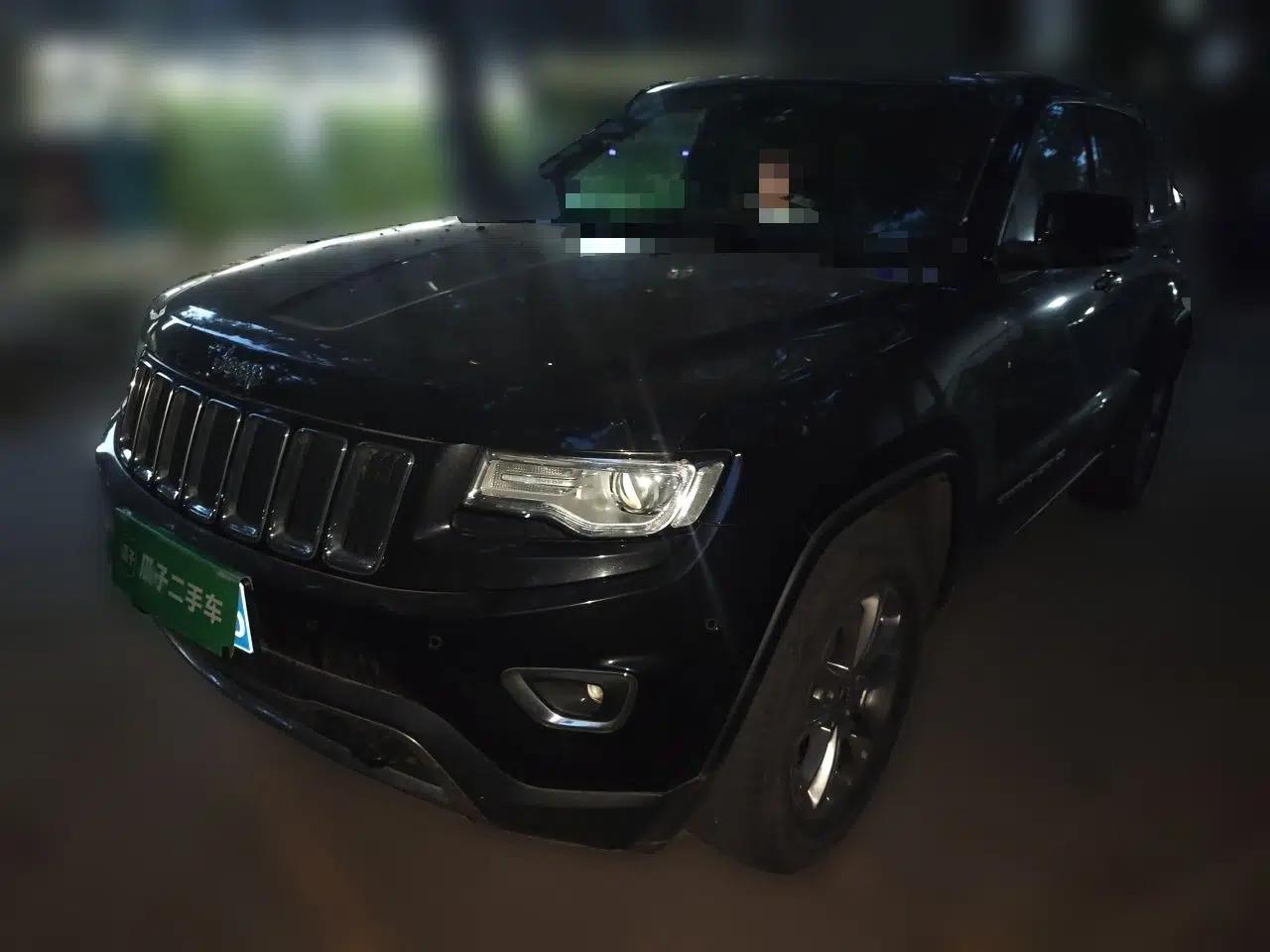 Jeep Grand Cherokee 2014 3.0L Comfort Navigation Edition — миниатюра 1