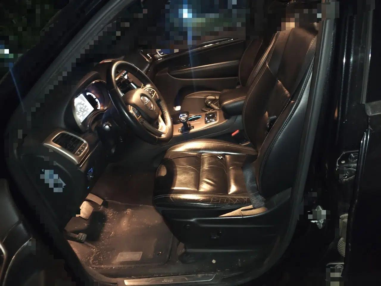 Jeep Grand Cherokee 2014 3.0L Comfort Navigation Edition — миниатюра 16