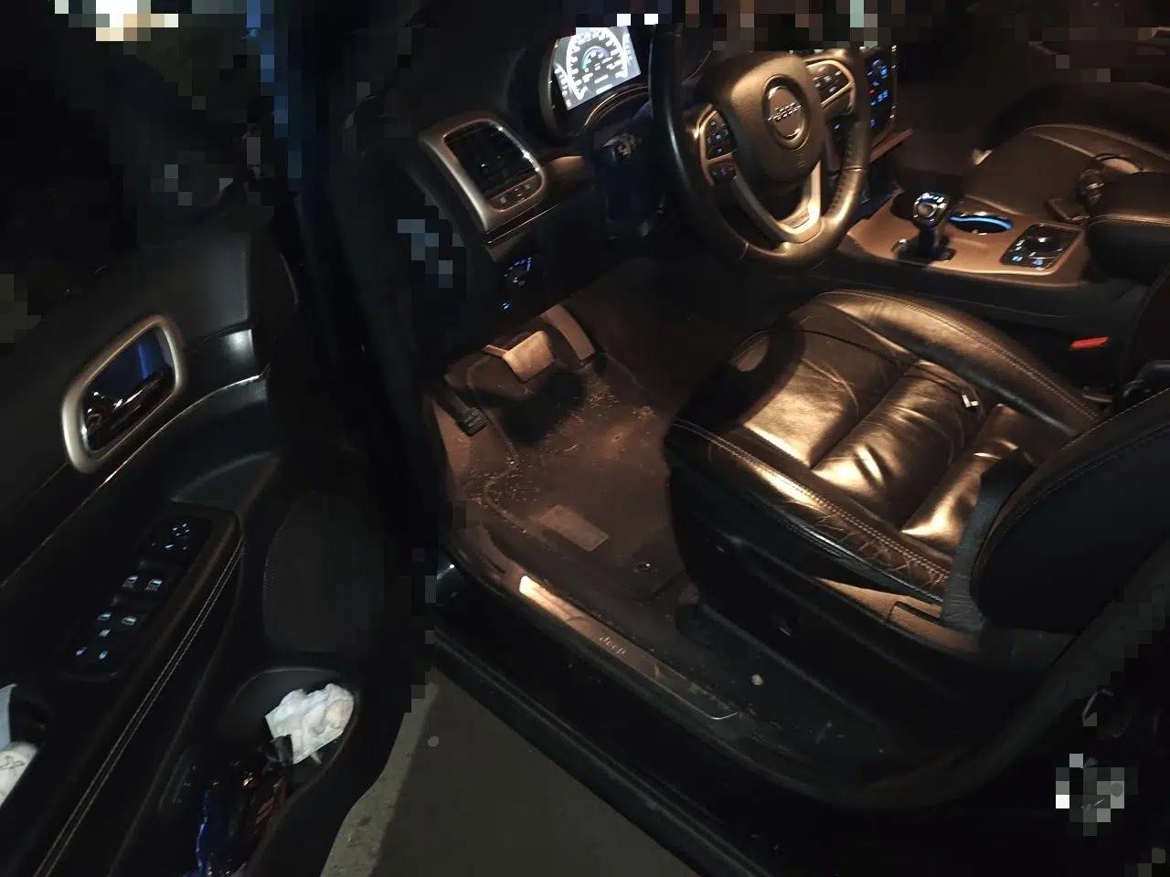 Jeep Grand Cherokee 2014 3.0L Comfort Navigation Edition — миниатюра 17