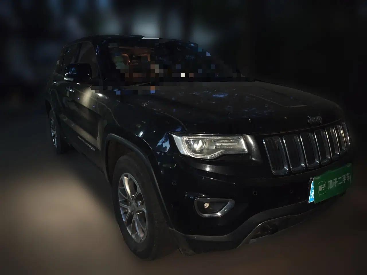 Jeep Grand Cherokee 2014 3.0L Comfort Navigation Edition — миниатюра 3