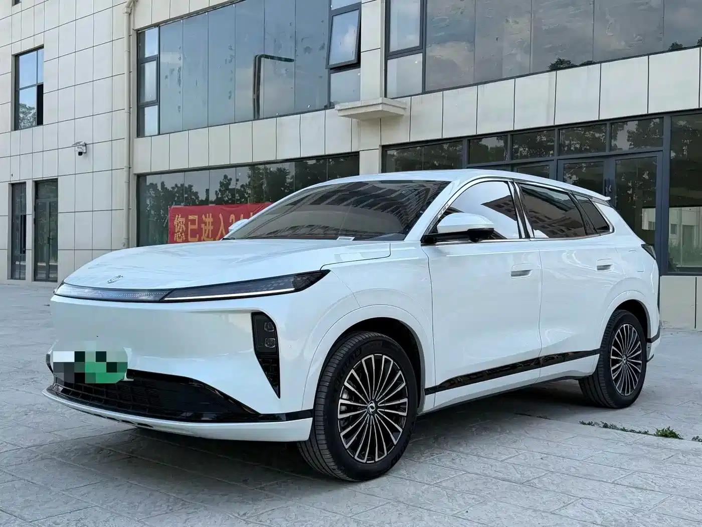 Dongfeng Fengshen L8 2025 Model 185KM Dream Edition — миниатюра 1