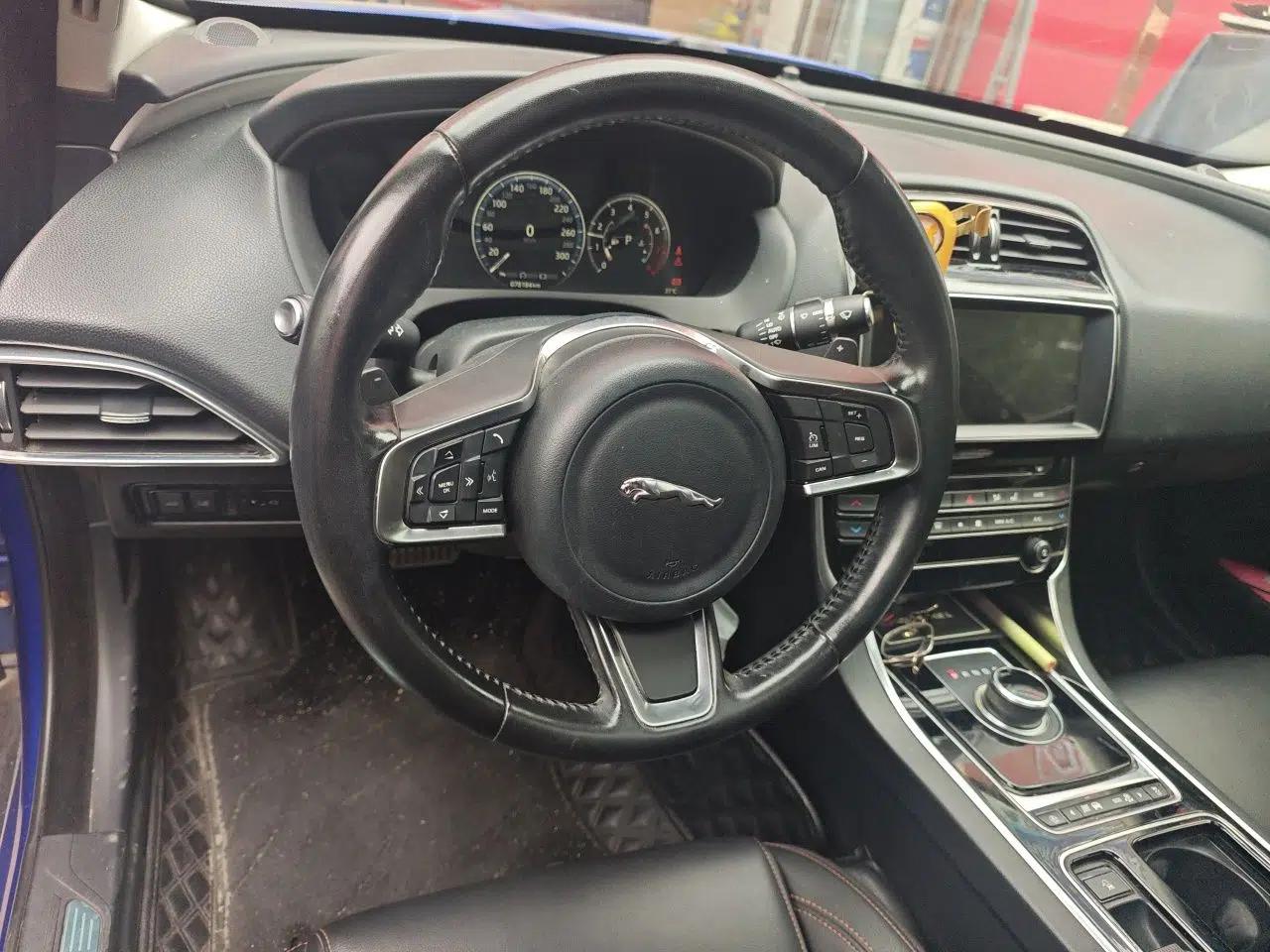 Jaguar XEL 2018 2.0T 200 PS Premium Edition — миниатюра 11