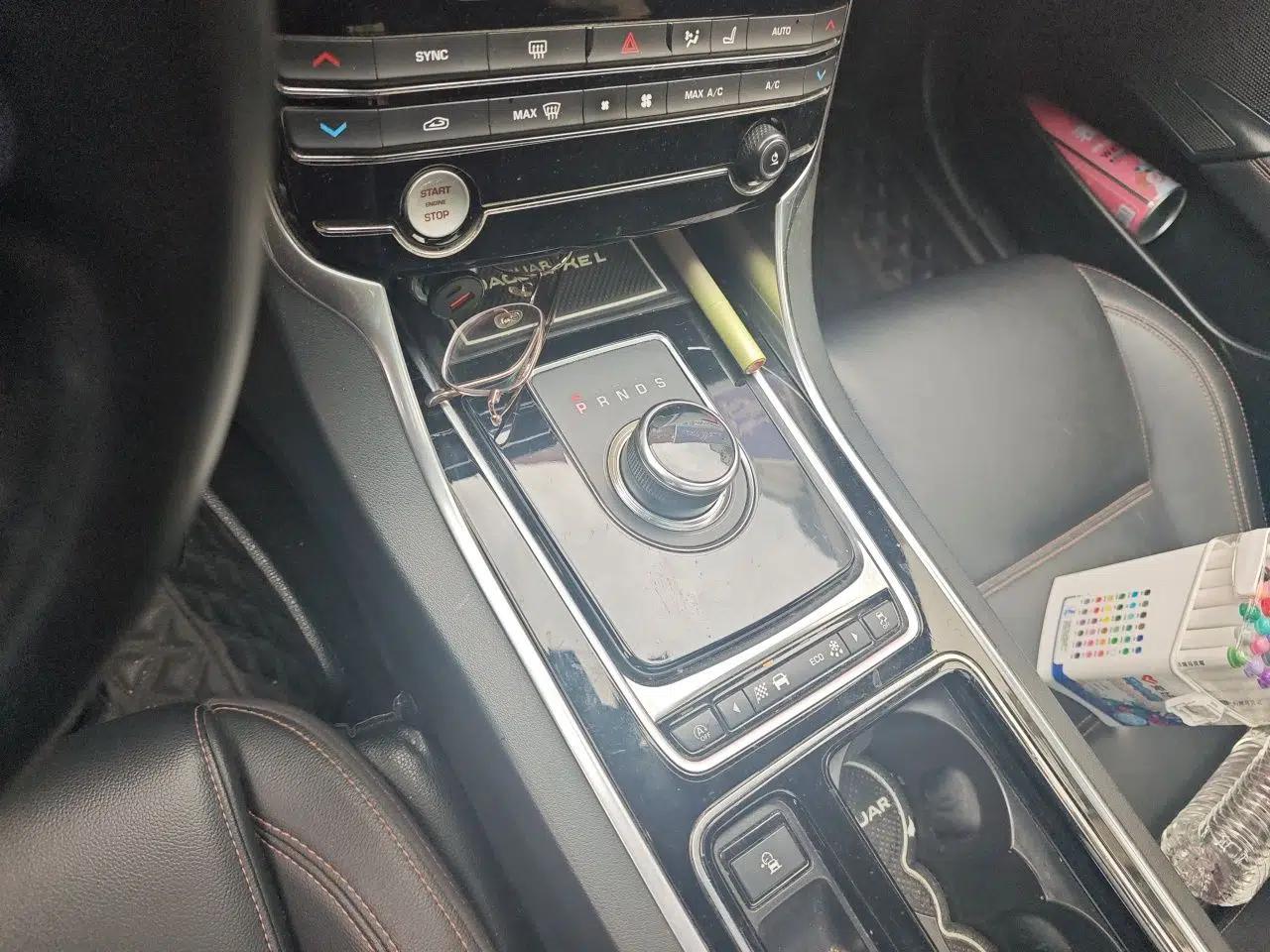 Jaguar XEL 2018 2.0T 200 PS Premium Edition — миниатюра 15