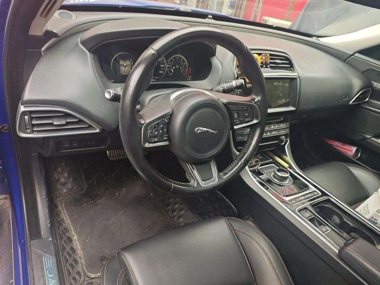 Jaguar XEL 2018 2.0T 200 PS Premium Edition — миниатюра 10