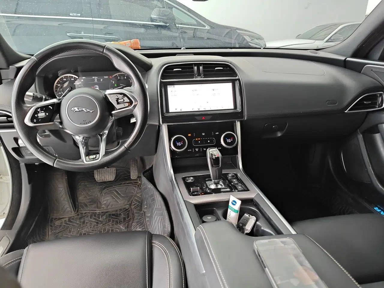Jaguar XEL 2020 2.0T 200 PS R-DYNAMIC S Advanced Sport Edition — миниатюра 10