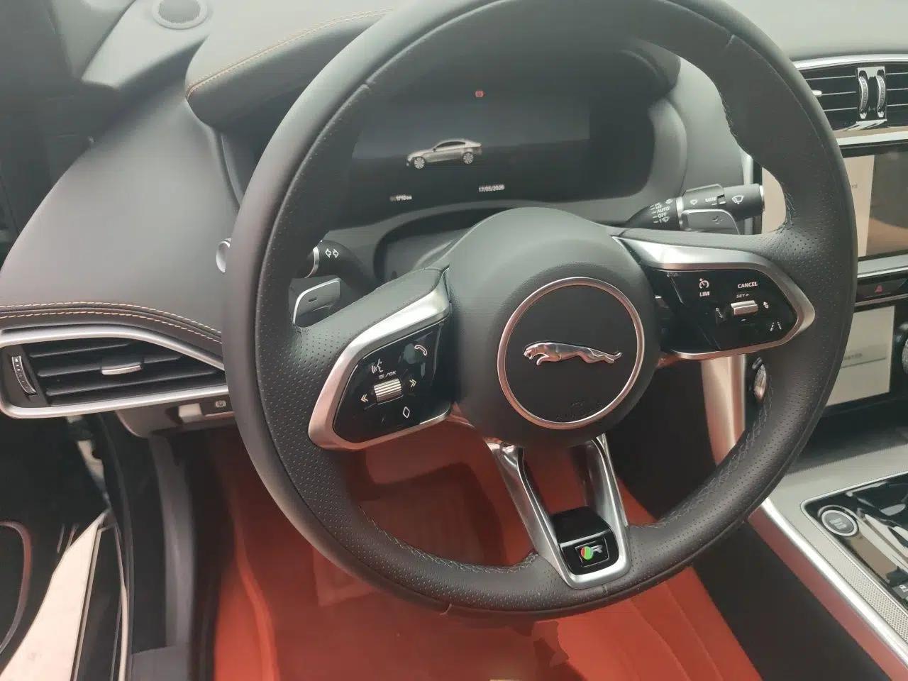 Jaguar XEL 2025 2.0T 250 PS R-DYNAMIC 90th Anniversary Edition — миниатюра 11