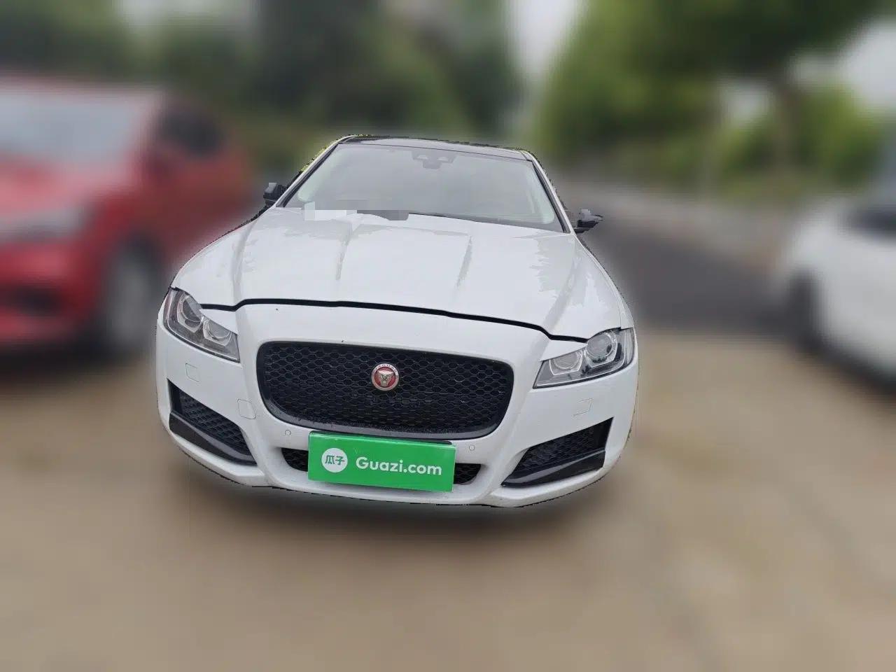 Jaguar XFL 2020 XFL 2.0T P200 Two-Wheel-Drive Rally Flag Edition — миниатюра 2