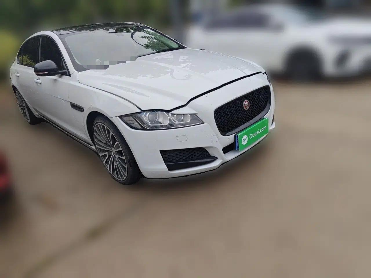Jaguar XFL 2020 XFL 2.0T P200 Two-Wheel-Drive Rally Flag Edition — миниатюра 3