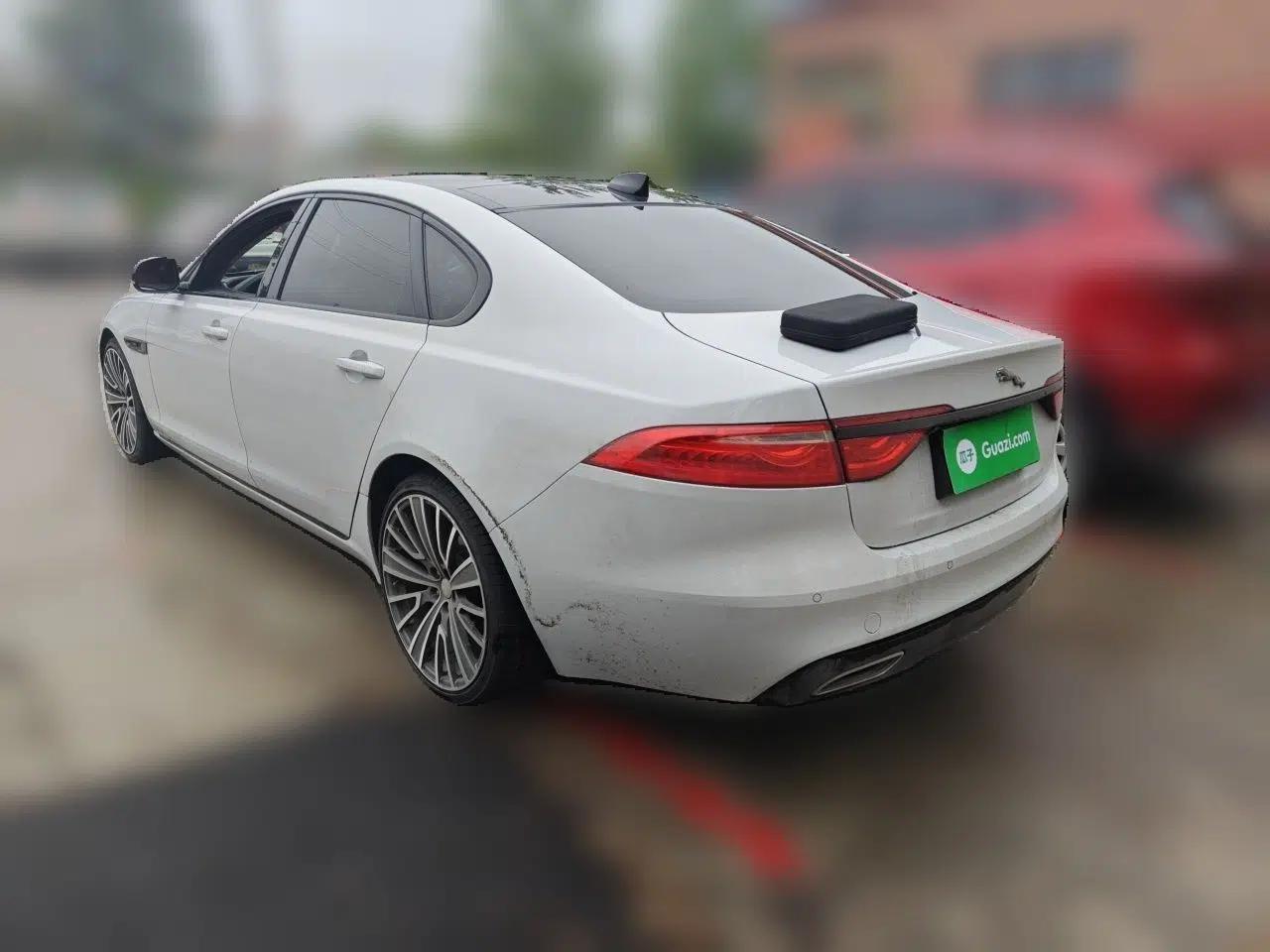 Jaguar XFL 2020 XFL 2.0T P200 Two-Wheel-Drive Rally Flag Edition — миниатюра 4