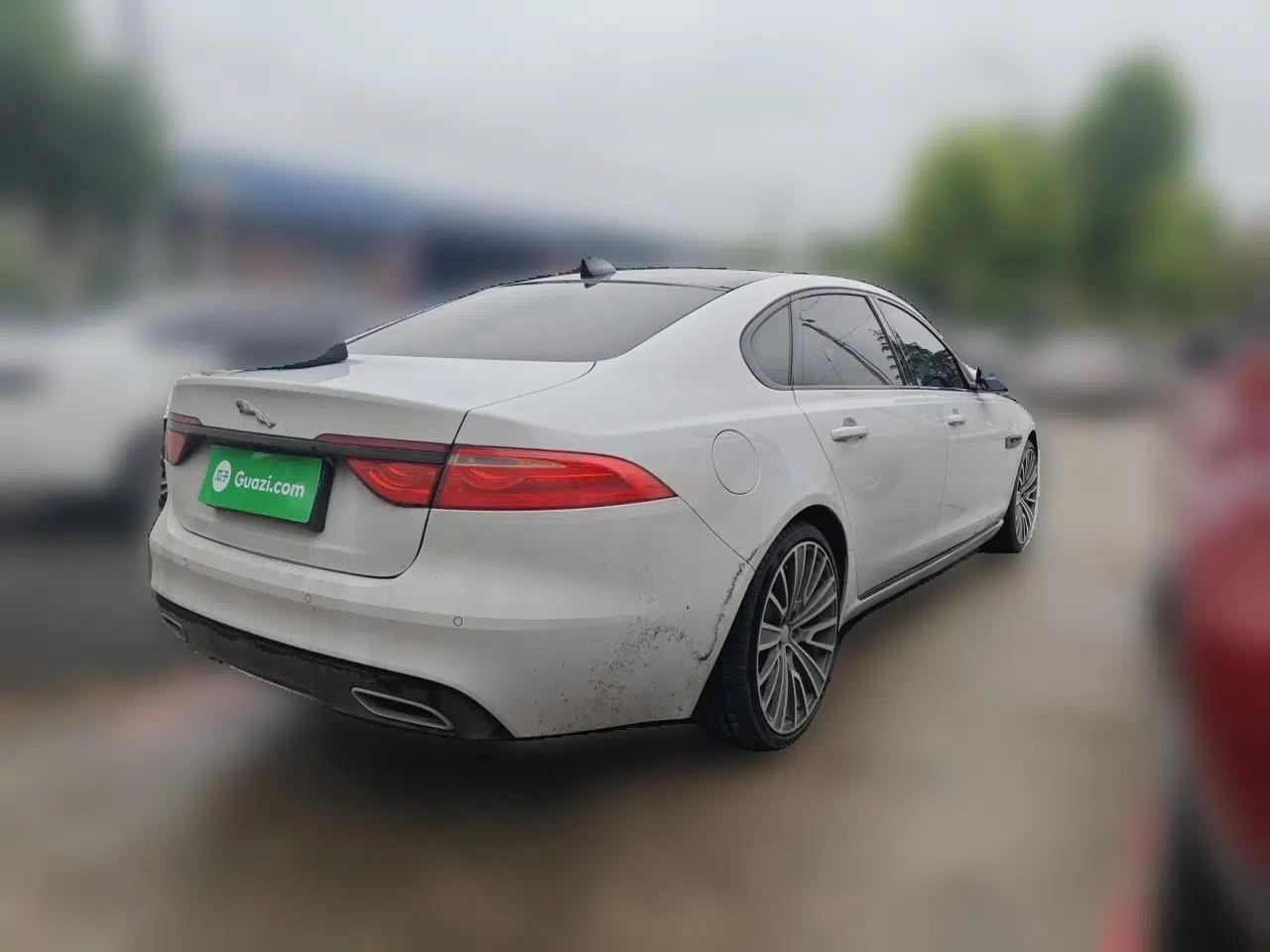 Jaguar XFL 2020 XFL 2.0T P200 Two-Wheel-Drive Rally Flag Edition — миниатюра 6