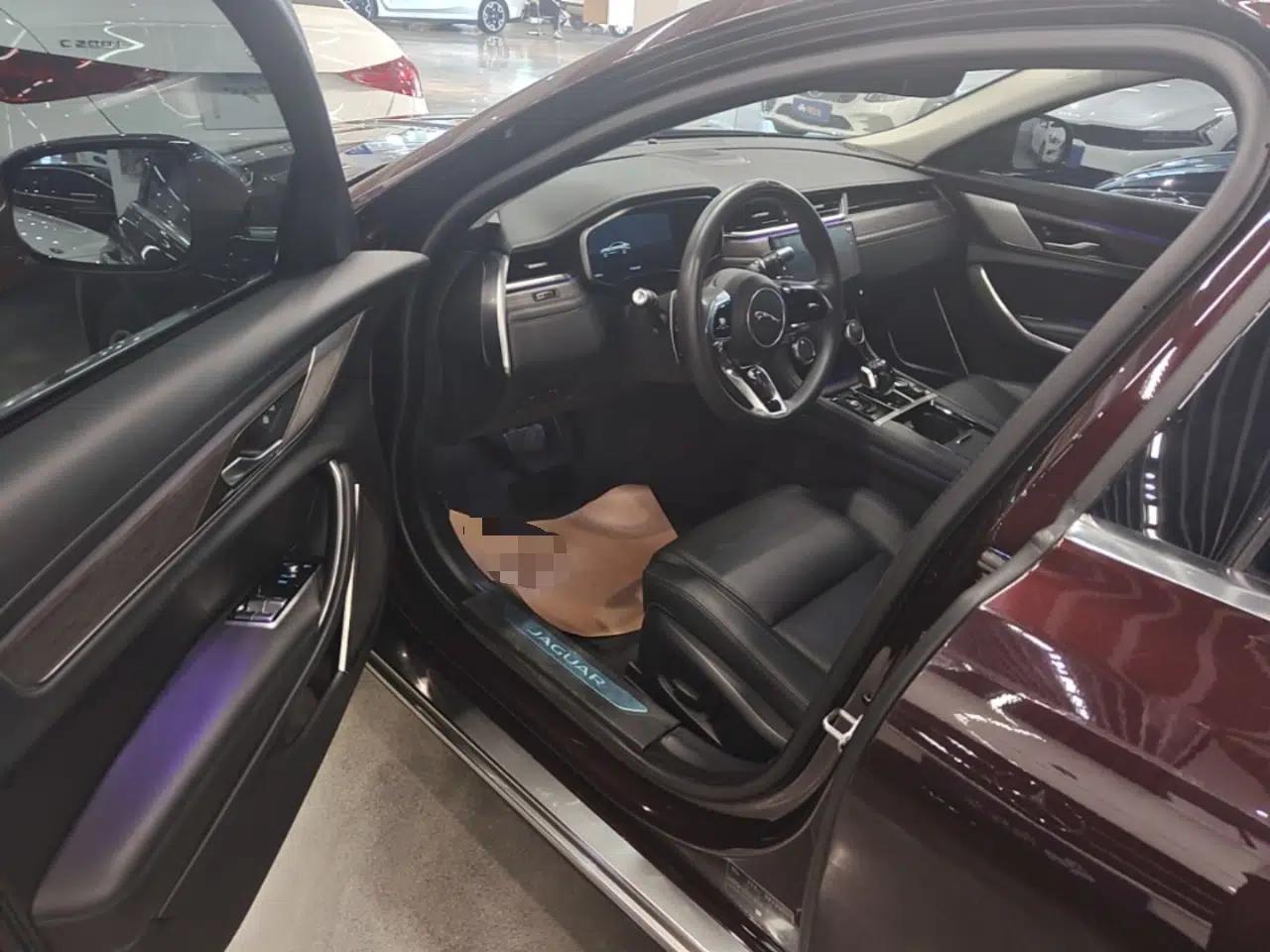 Jaguar XFL 2021 XFL 2.0T P200 Two-Wheel-Drive Elite Luxury Edition — миниатюра 19