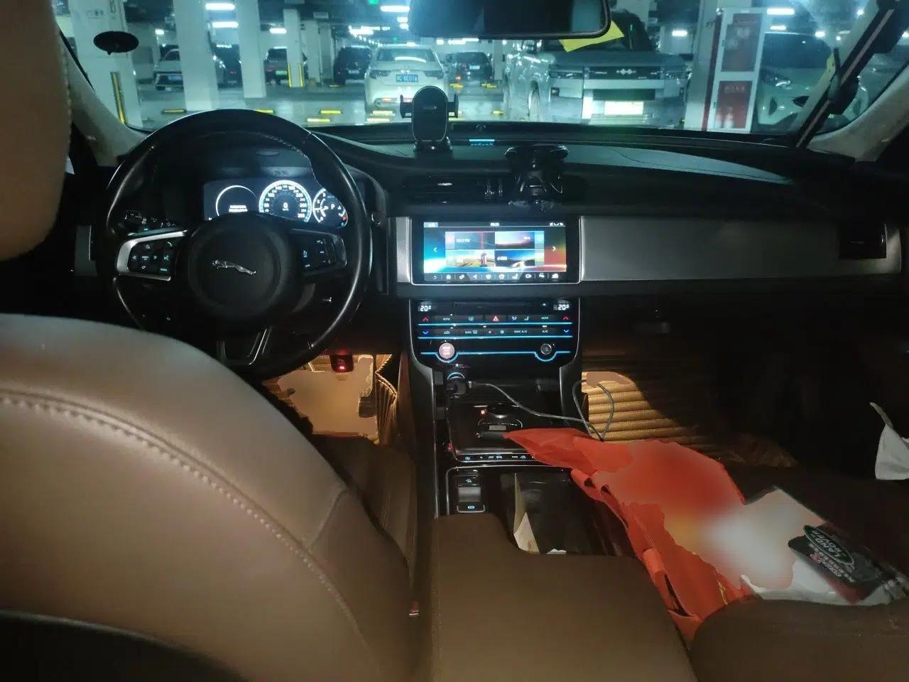 Jaguar XFL 2018 XFL 2.0T 250 PS Premium Edition — миниатюра 10