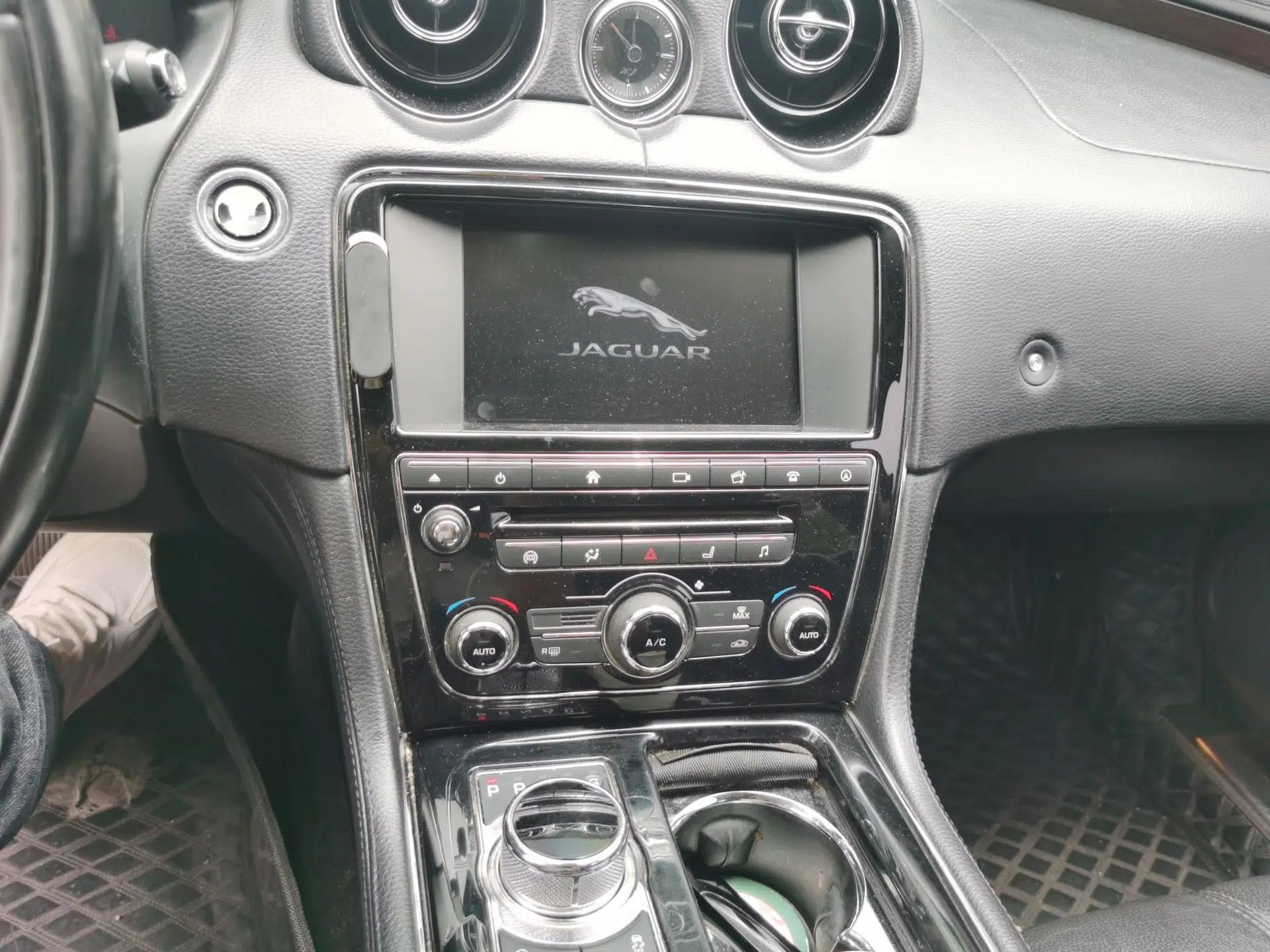 Jaguar XJ 2016 XJL 2.0T Two-Wheel-Drive Elegant Business Edition — миниатюра 14