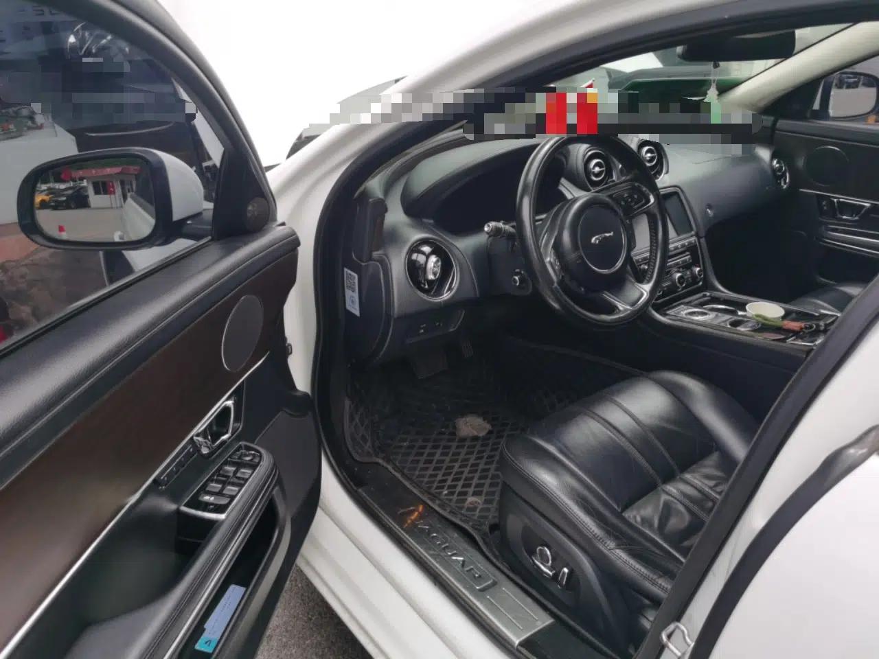Jaguar XJ 2016 XJL 2.0T Two-Wheel-Drive Elegant Business Edition — миниатюра 17
