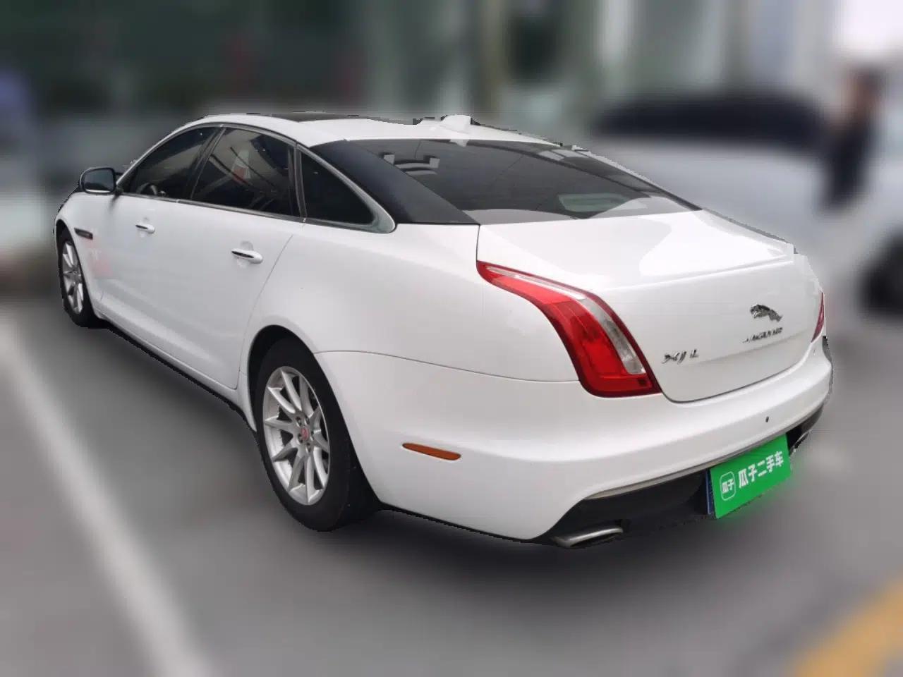 Jaguar XJ 2016 XJL 2.0T Two-Wheel-Drive Elegant Business Edition — миниатюра 4