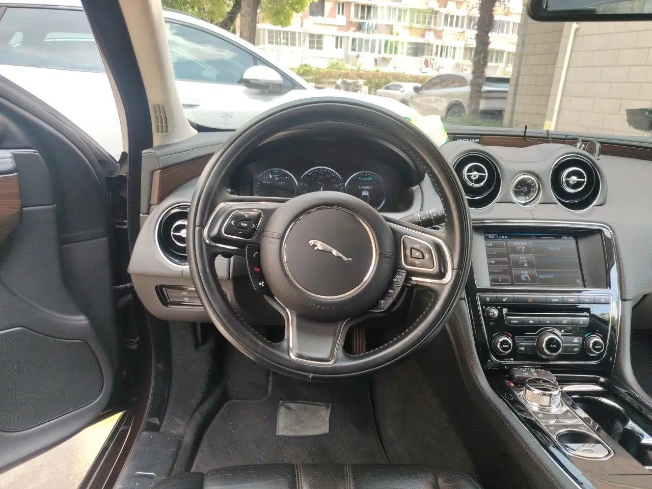 Jaguar XJ 2013 XJL 2.0T Elegance Business Edition — миниатюра 11