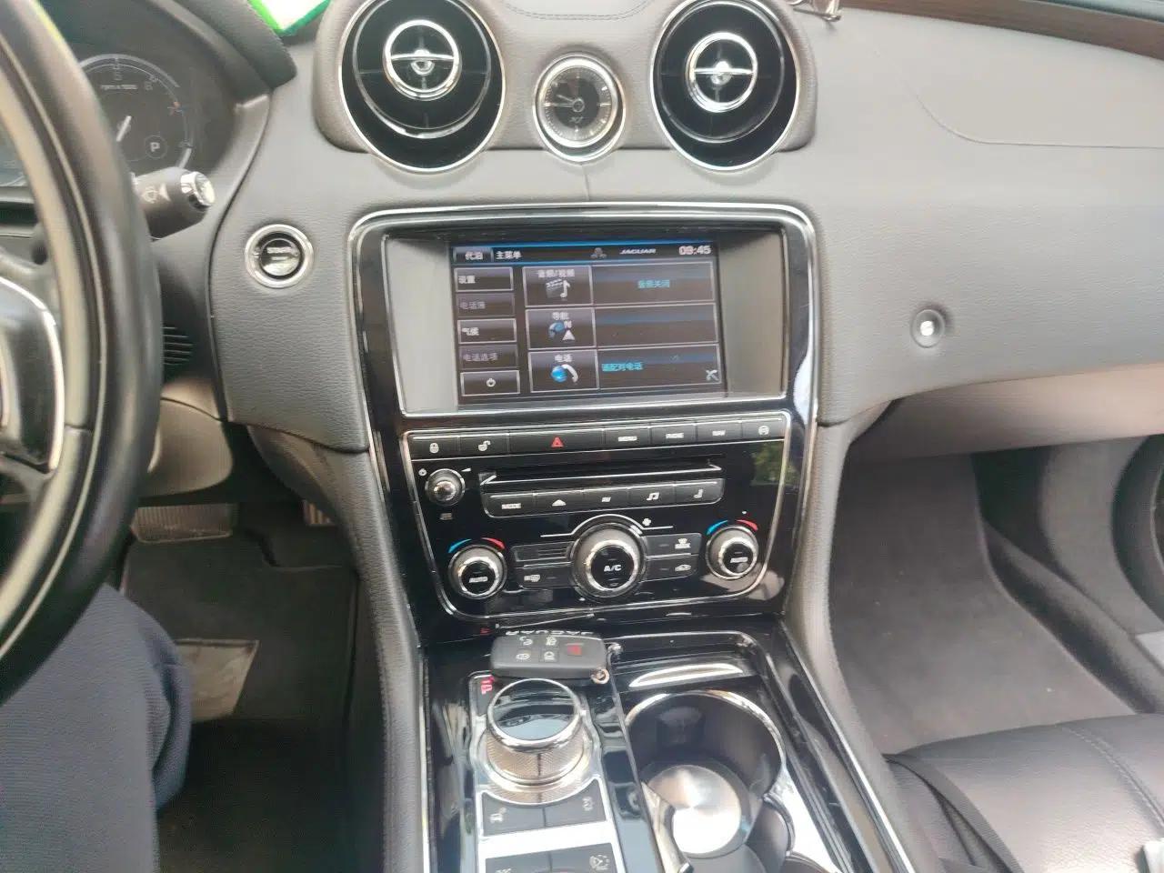 Jaguar XJ 2013 XJL 2.0T Elegance Business Edition — миниатюра 14