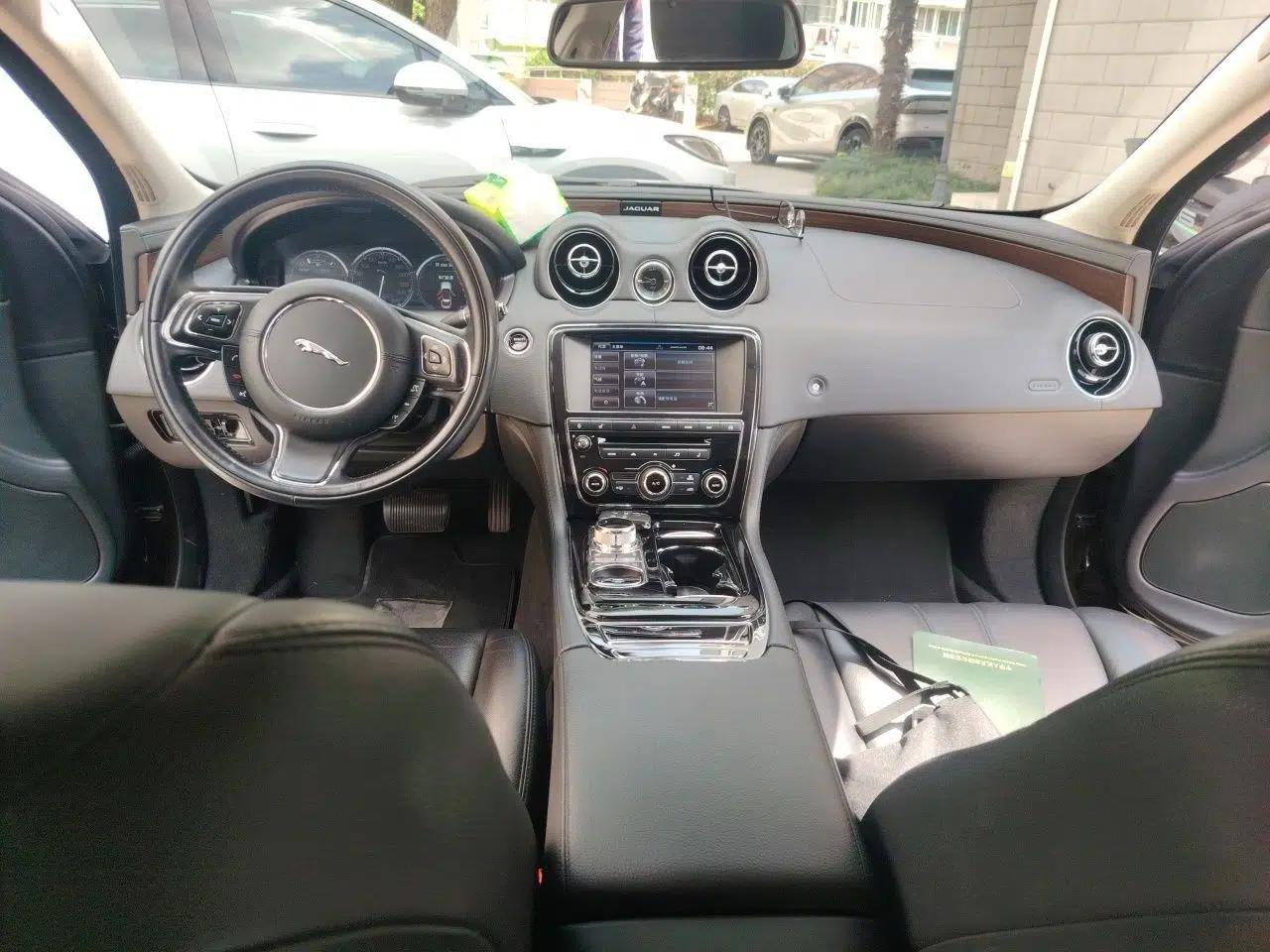 Jaguar XJ 2013 XJL 2.0T Elegance Business Edition — миниатюра 10
