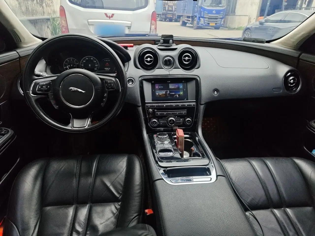 Jaguar XJ 2016 XJL 2.0T Two-Wheel-Drive Elegant Business Edition — миниатюра 10