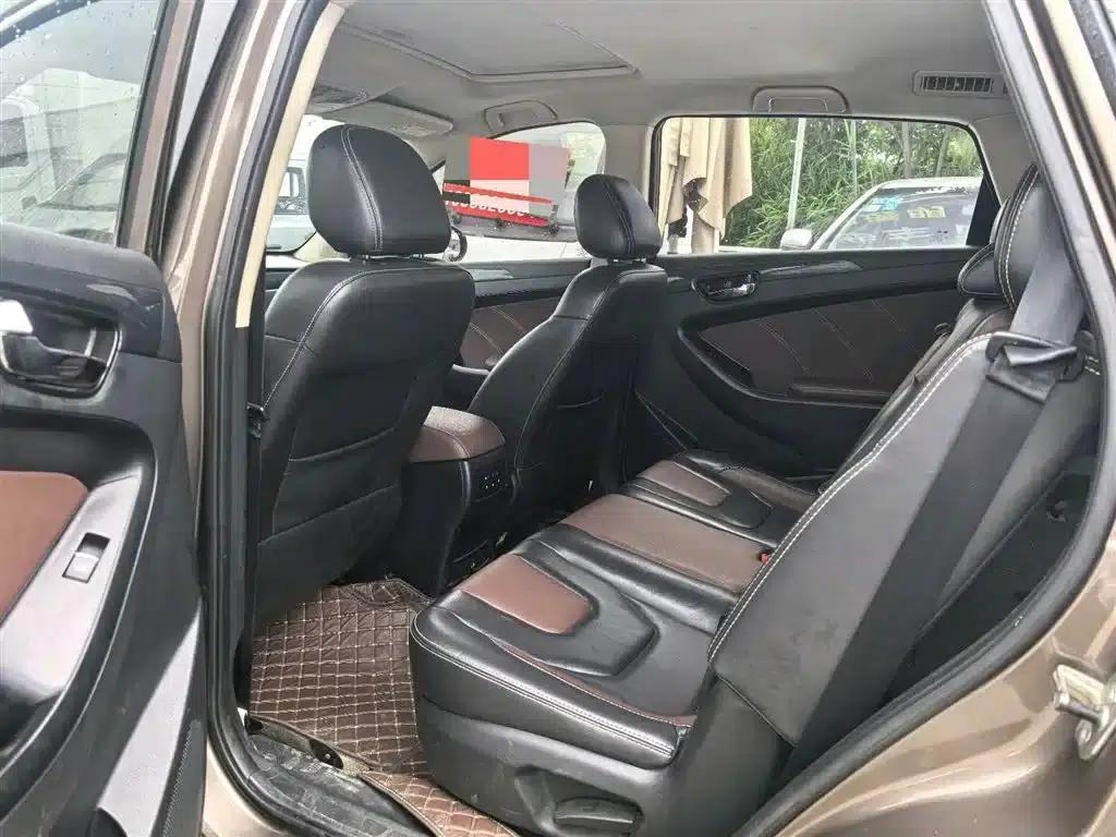 Fengguang 580 2017 Facelift 1.5T CVT Luxury Edition — миниатюра 5