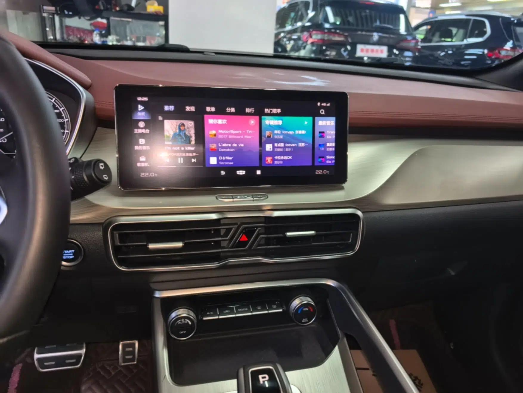 Geely Auto Coolray 2020 PRO 260T DCT Knight — миниатюра 16