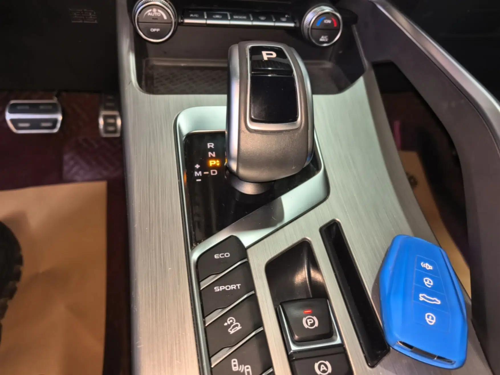 Geely Auto Coolray 2020 PRO 260T DCT Knight — миниатюра 17