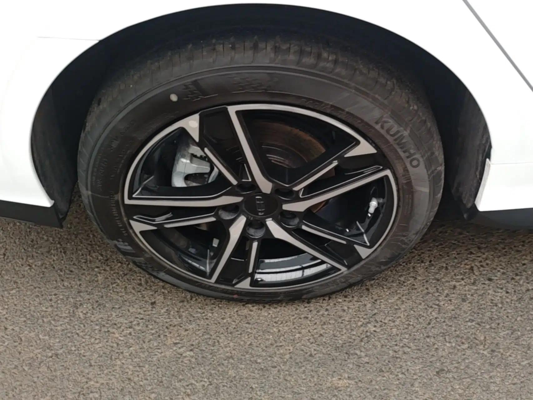 Geely Auto Binray 2024 Binrui COOL 1.5T DCT Longteng Edition — миниатюра 10