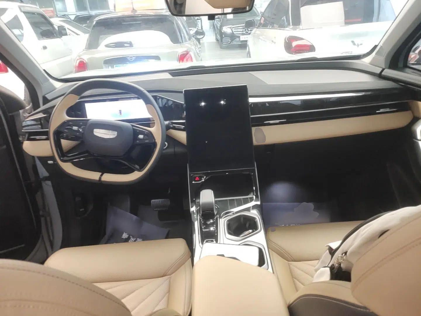 Geely Auto FX11 2023 2.0TD DCT Prestige Edition — миниатюра 12