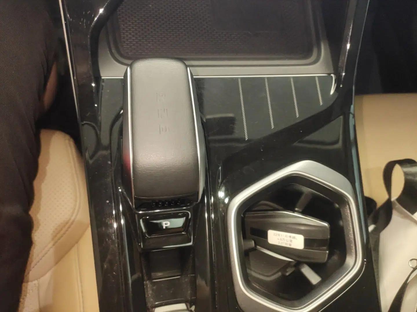 Geely Auto FX11 2023 2.0TD DCT Prestige Edition — миниатюра 16