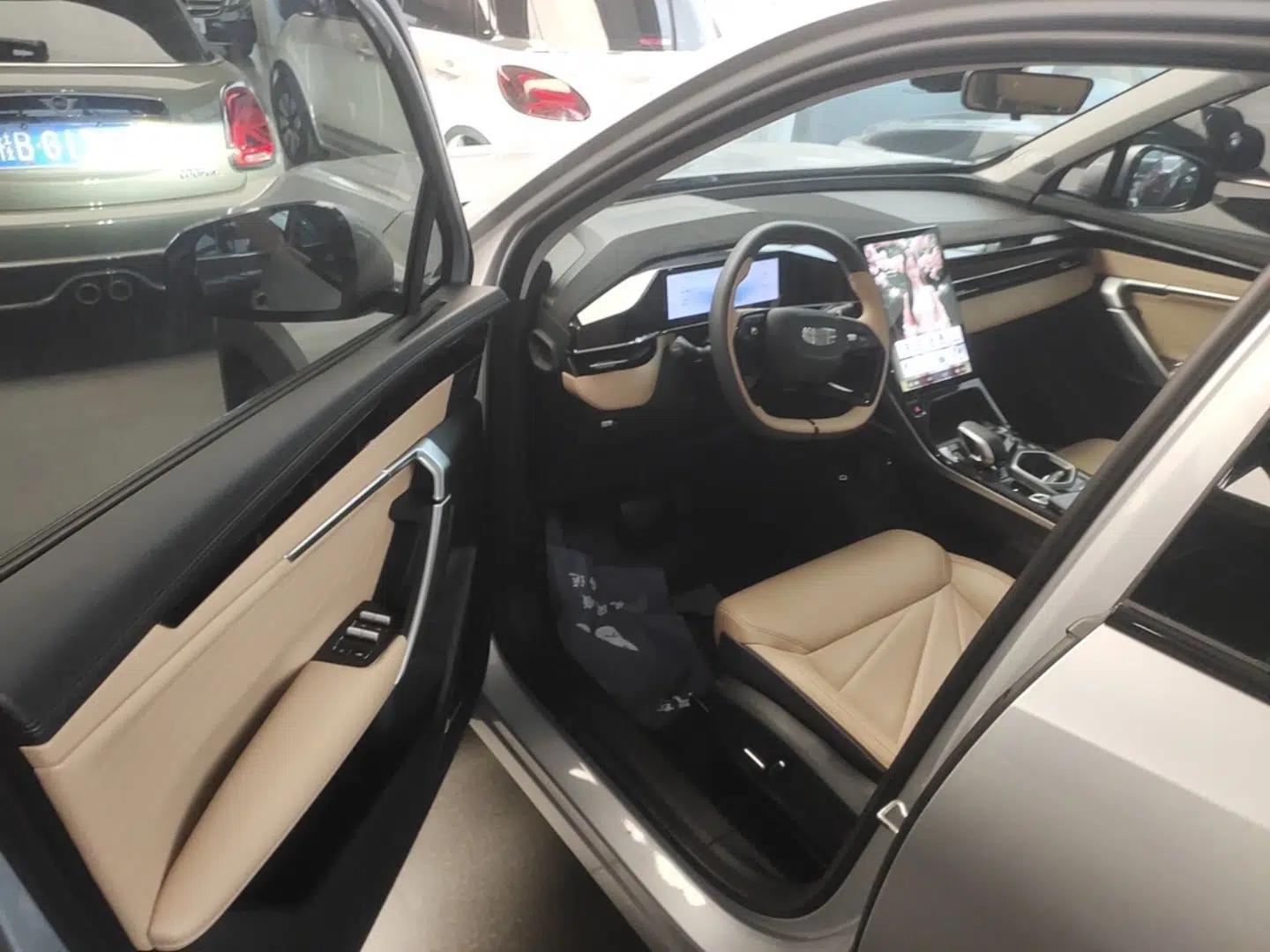 Geely Auto FX11 2023 2.0TD DCT Prestige Edition — миниатюра 18