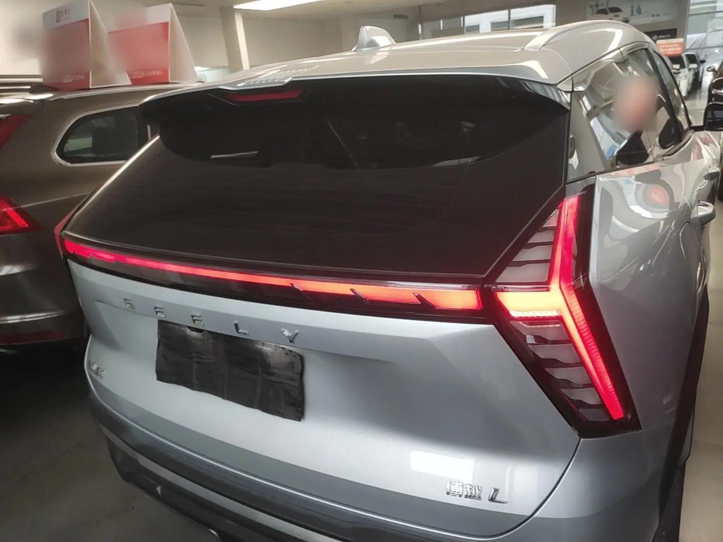 Geely Auto FX11 2023 2.0TD DCT Prestige Edition — миниатюра 3