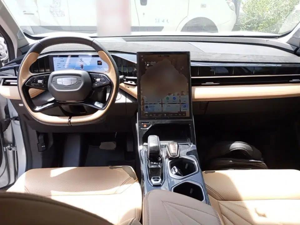Geely Auto FX11 2023 1.5TD DCT Prestige Edition — миниатюра 13