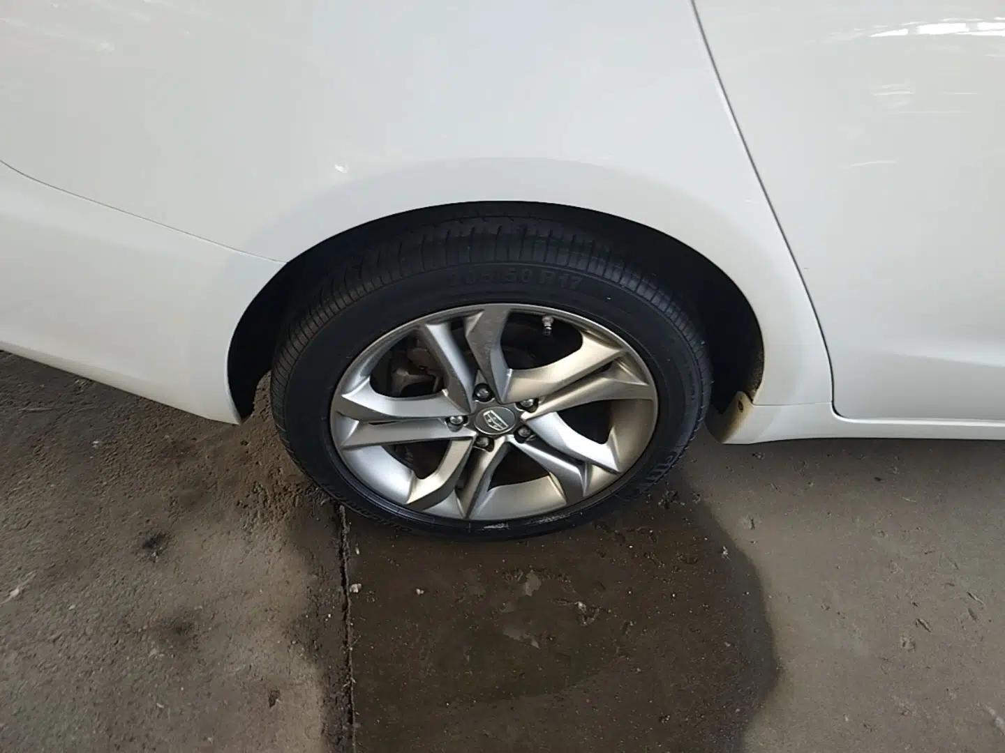Geely Auto Emgrand GL 2017 1.3T DCT Luxury Model — миниатюра 10