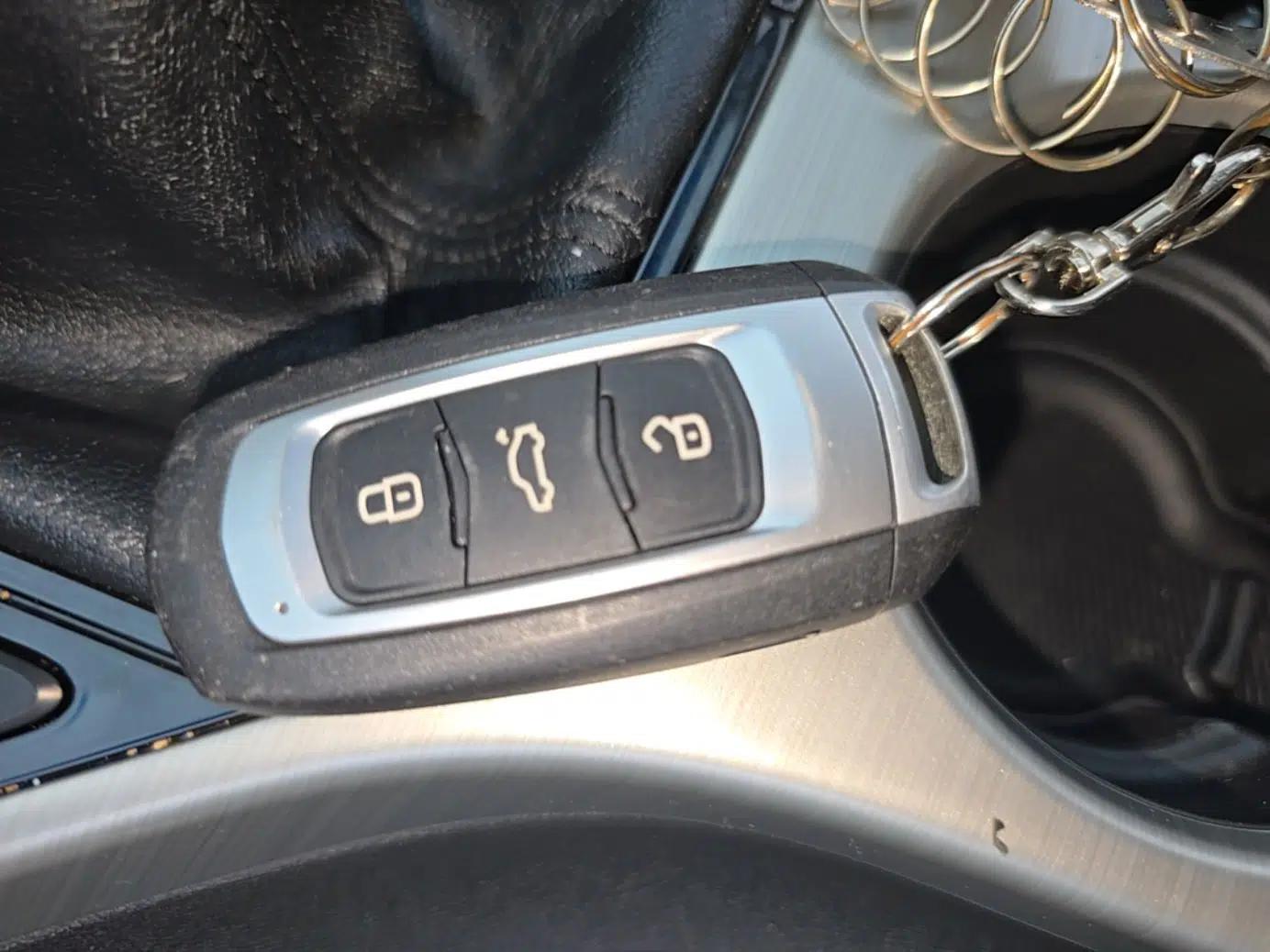 Geely Auto Emgrand GL 2017 1.8L Manual Elite Model — миниатюра 12