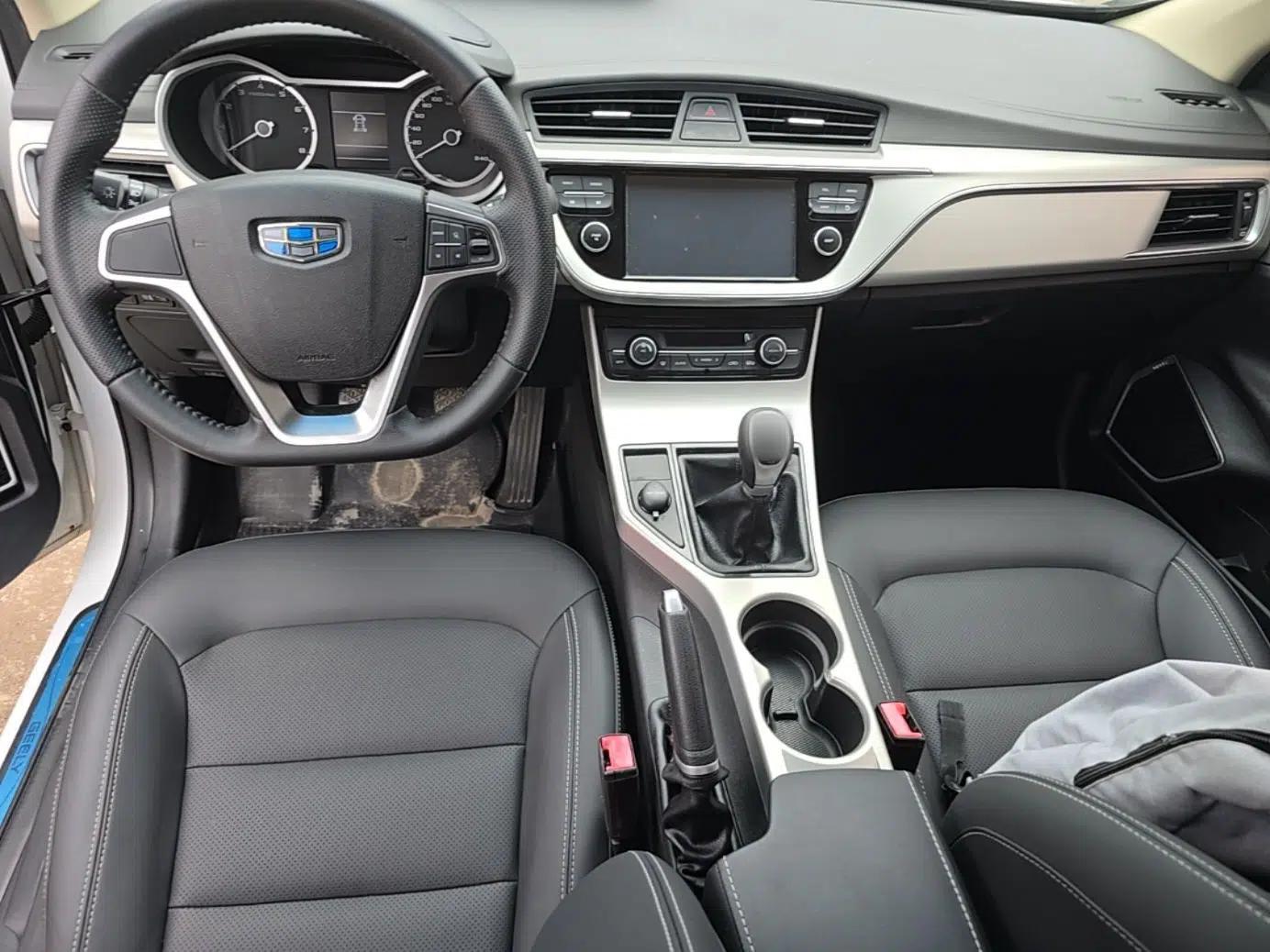 Geely Auto Emgrand GL 2017 1.8L Manual Elite Model — миниатюра 13