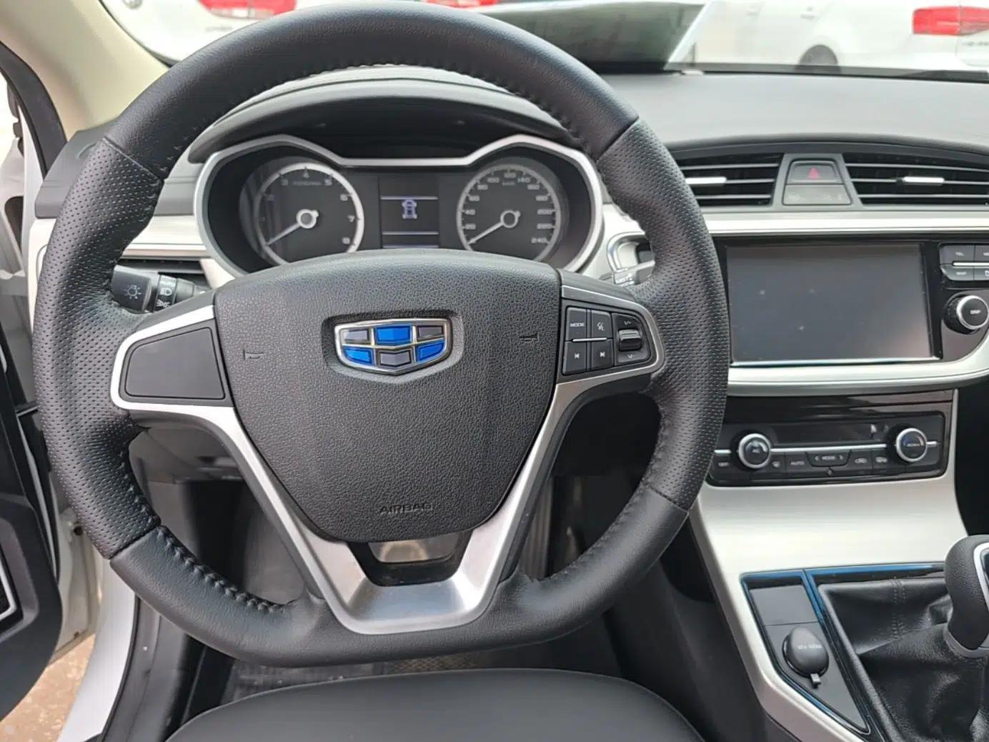 Geely Auto Emgrand GL 2017 1.8L Manual Elite Model — миниатюра 14