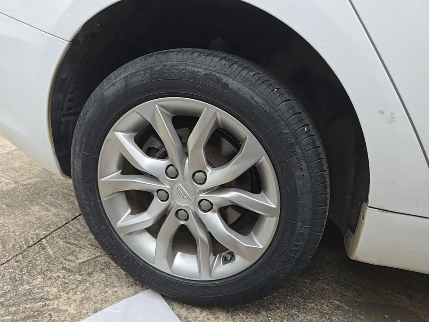 Geely Auto Emgrand GL 2017 1.8L Manual Elite Model — миниатюра 10