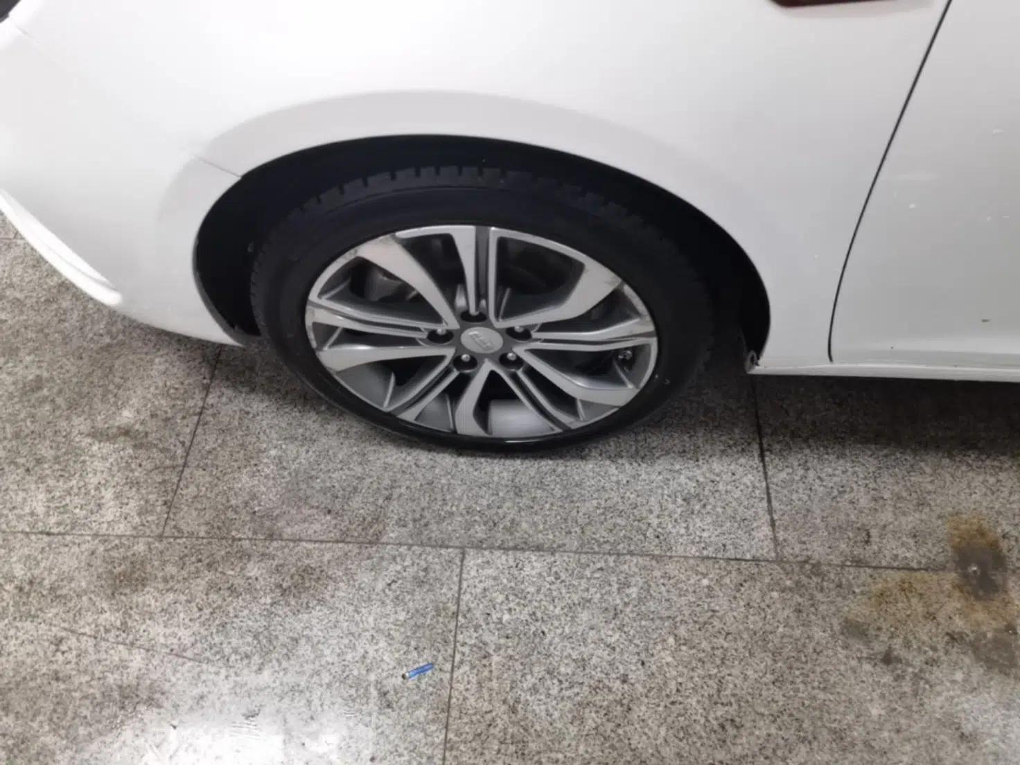 Geely Auto Emgrand GL 2018 1.4T DCT Prestige Smart Connectivity Version — миниатюра 8