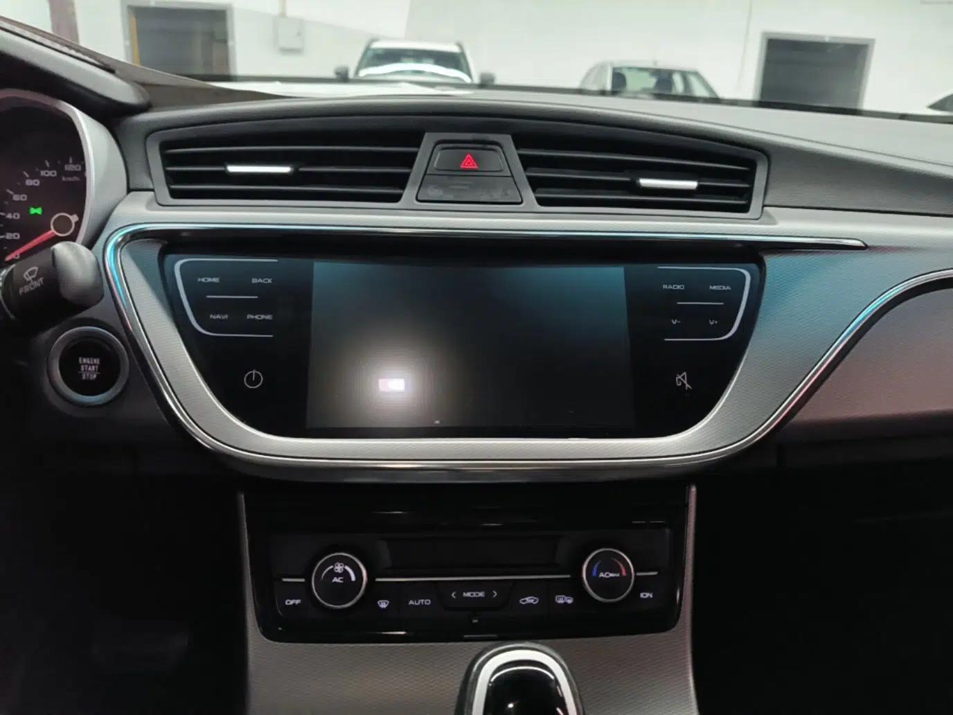 Geely Auto Emgrand GL 2018 1.8L DCT Elite Smart Connectivity Version — миниатюра 16
