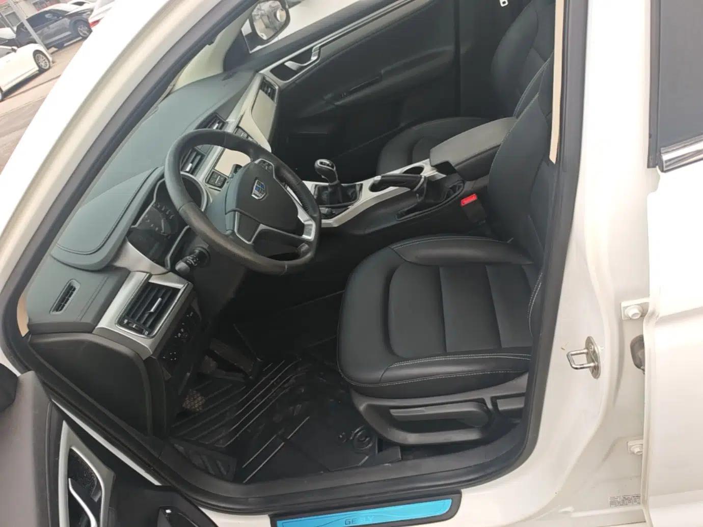 Geely Auto Emgrand GL 2017 1.8L Manual Elite Model — миниатюра 18