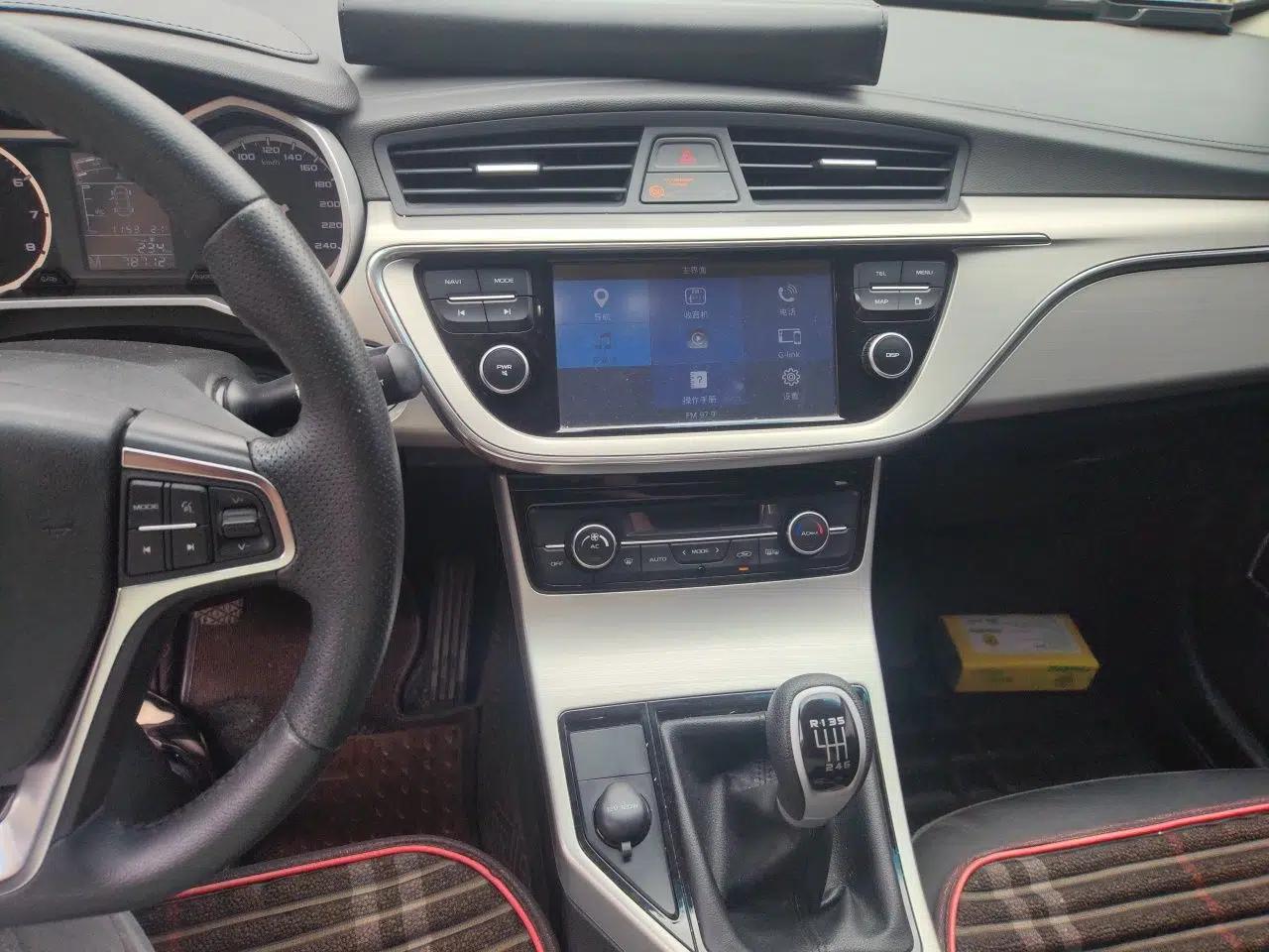Geely Auto Emgrand GL 2017 1.8L Manual Elite Model — миниатюра 14