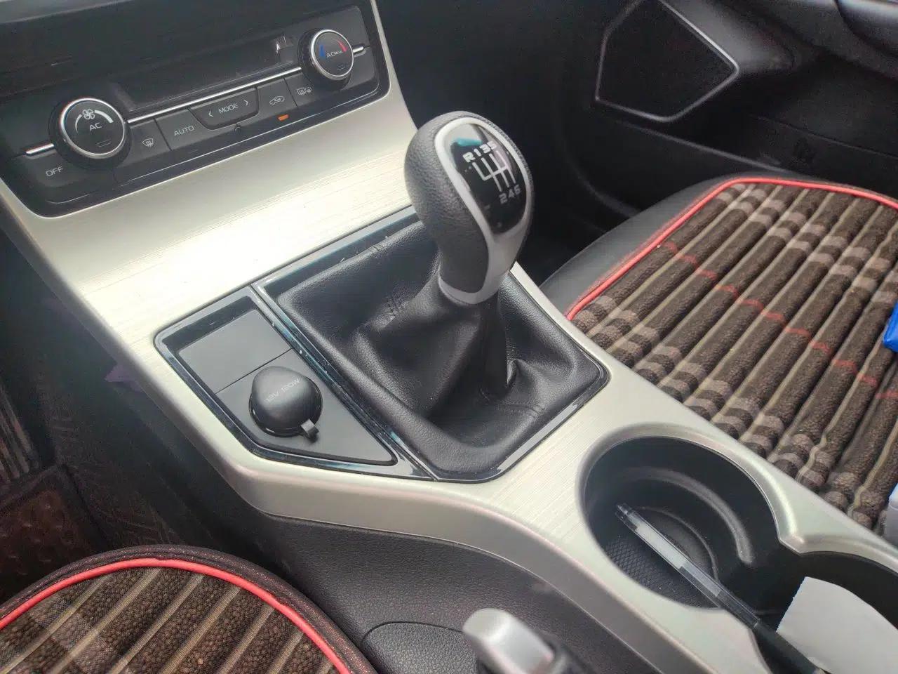 Geely Auto Emgrand GL 2017 1.8L Manual Elite Model — миниатюра 15